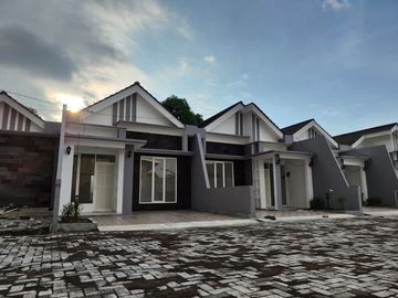 Rumah dekat kampus Undip Tembalang, strategis