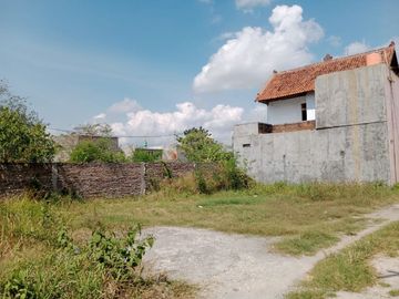 Tanah Luas 200m2 Dijual di Karanganom!!