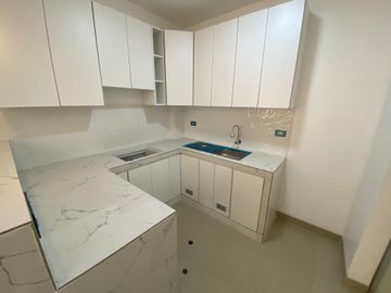🌟 ¡Descubre tu próximo hogar en Pimentel, Chiclayo! 🌟

🏠 Este moderno departamento de ESTRENO en el 1ER PISO te espera en Urb los Sauces en II Etapa