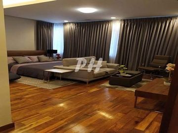Ready for Occupancy House in West Avenue Q,C at 24.3M PH1190