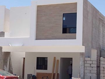 CASA EN PREVENTA EN QUINTAS DEL PALMAR, TORREÓN, COAHUILA.
