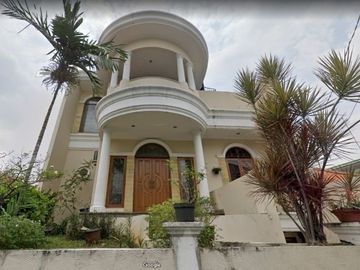 DIJUAL RUMAH 3 LT DGN POOL, FULL FURNISHED DAN STRATEGIS DI PEJOMPONGAN BARU, BENHIL, JAKPUS