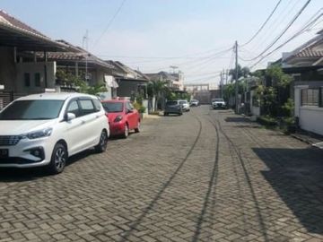 Rumah Nirwana Regency Hadap Utara Row jalan 3 mobil