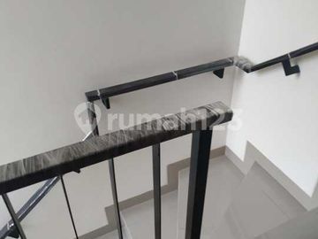 For Rent! Disewakan Rumah Nyaman di Pik 2 Cluster Florida Furnished Termurah