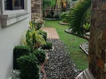 5 - bedroom with Pool House for Rent in Friendship Angeles City Near SM Clark