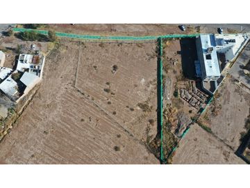 VENDE EXCELENTE LOTE FRENTE A PALMARES