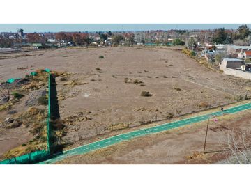 VENDE EXCELENTE LOTE FRENTE A PALMARES