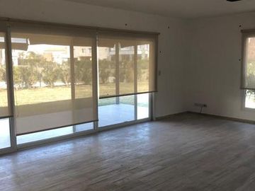 Casa en Ayres Plaza