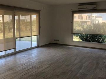 Casa en Ayres Plaza