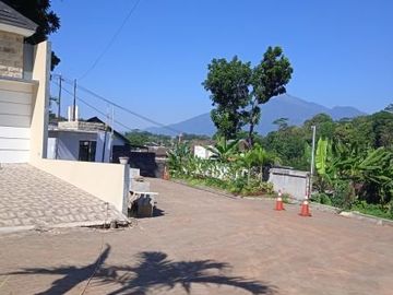 Rumah mewah di Banyumanik siap huni