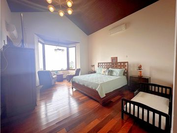 Oportunidad! Se Vende la más Bella Casa de Altos del Maria