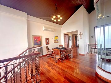 Oportunidad! Se Vende la más Bella Casa de Altos del Maria