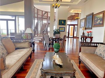 Oportunidad! Se Vende la más Bella Casa de Altos del Maria