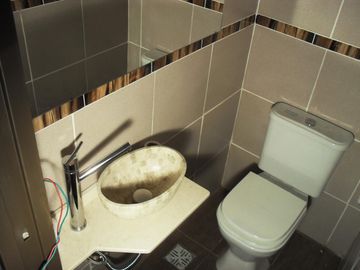 Duplex de 4 Amb con Patio, Apto Prof. 2 Baños mas Toilette y Baulera  Excelente . Ubicación