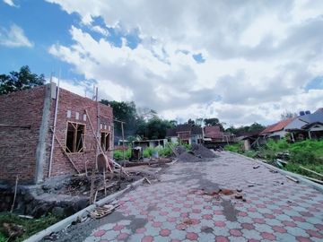 Rumah Area Uii, Dalam Cluster 16 Unit