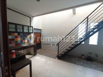 Murah Rumah Modern Halaman Luas One Gate Singopuran Kartasura