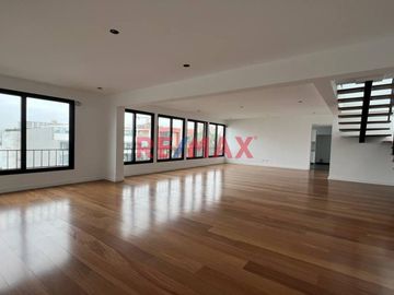¡Buscas una vida de lujo y sofisticación, ¡este es el lugar para ti! Con una impresionante vista de la ciudad.
Departamento/Penthouse han sido diseña