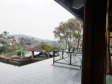 Sewa Villa di Puncak Sebelum Kota Bunga Hanjawar View Danau