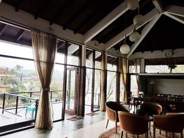 Sewa Villa di Puncak Sebelum Kota Bunga Hanjawar View Danau