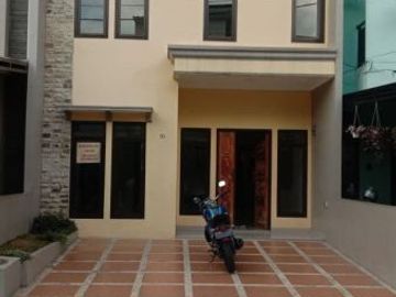 RUMAH DI ANTAPANI BANDUNG