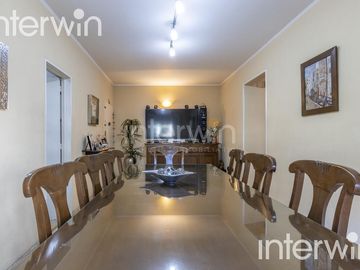 Departamento - Venta -  4 amb con balcón - Caballito