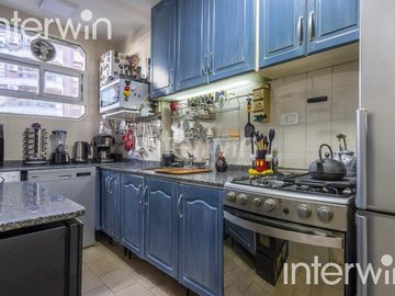 Departamento - Venta -  4 amb con balcón - Caballito