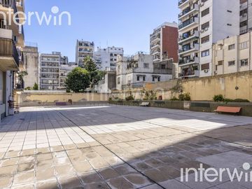 Departamento - Venta -  4 amb con balcón - Caballito