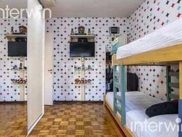 Departamento - Venta -  4 amb con balcón - Caballito