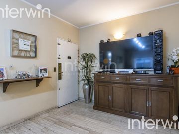 Departamento - Venta -  4 amb con balcón - Caballito