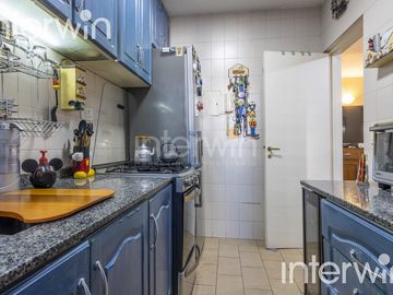 Departamento - Venta -  4 amb con balcón - Caballito