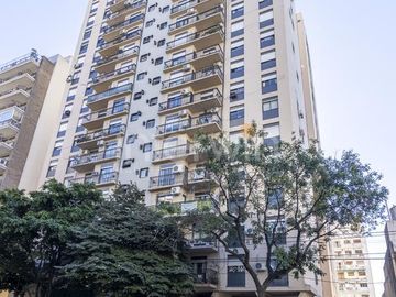 Departamento - Venta -  4 amb con balcón - Caballito