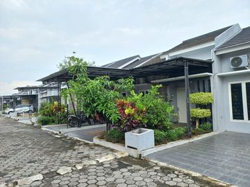 RUMAH DIJUAL DI BAWAH HARGA PASAR DEKAT TERMINAL GIWANGAN SIAP HUNI
