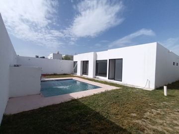 QUINTA EN VENTA EN COL. LOS PORTALES EN ZUAZUA NUEVO LEON