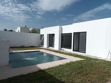 QUINTA EN VENTA EN COL. LOS PORTALES EN ZUAZUA NUEVO LEON