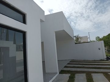 QUINTA EN VENTA EN COL. LOS PORTALES EN ZUAZUA NUEVO LEON