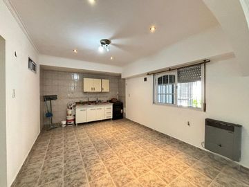 Casa PH en venta en Wilde Centro