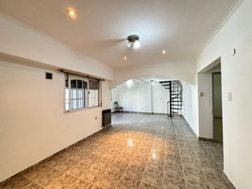 Casa PH en venta en Wilde Centro