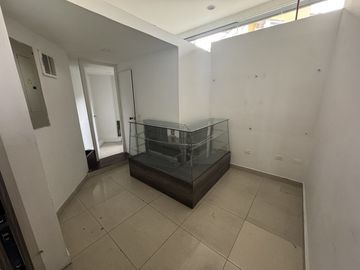 local en arriendo en aves maria. Cod A515173