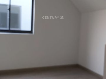 Rumah 2 Lantai Dan Attic Room Di Wisteria Metland Menteng
