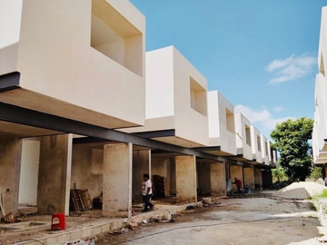 Townhouse de dos recámaras a la venta en Cholul.
