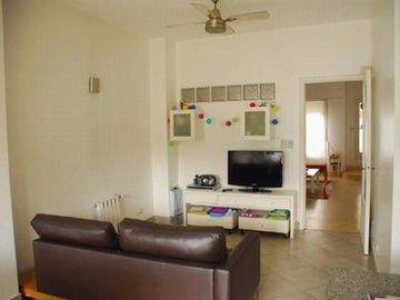 Hermoso Duplex en zona Olivos Golf 4 amb. pileta,jardin, parrilla. 3 baños
