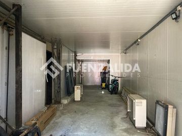 Local Comercial en venta con 2 cámaras frigorificas