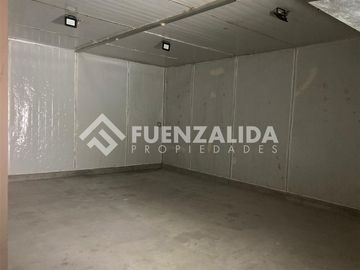 Local Comercial en venta con 2 cámaras frigorificas