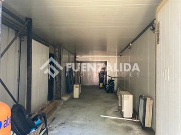 Local Comercial en venta con 2 cámaras frigorificas