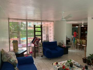 AMPLIA CASA EN VENTA EN MIGUEL ALEMAN CON PISCINA, MÉRIDA, YUCATAN