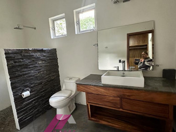 HERMOSA CASA EN COTO PRIVADO LAS PAROTAS CON NATURALEZA  A SU EXPLENDOR