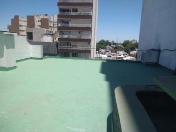 MUY LINDO 3 AMB AL FRENTE CON BALCON, TERRAZA, LAVADERO, PARRILLA. MUY AMPLIO Y LUMINOSO