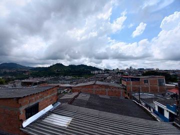 CASA EN VENTA EN EL JAPON/DOSQUEBRADAS