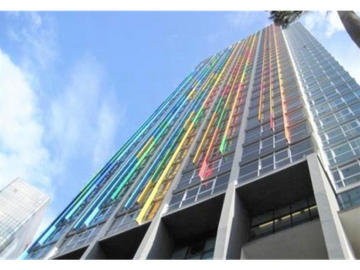 VENTA DE OFICINA EN AVENIDA BALBOA, PH COLORES BELLA VISTA