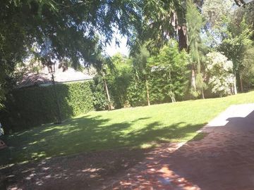Chalet ubicado a 150 metros de la Avenida Hipólito Yrigoyen. Casa Tipo Chalet Apta Crédito En Longchamps